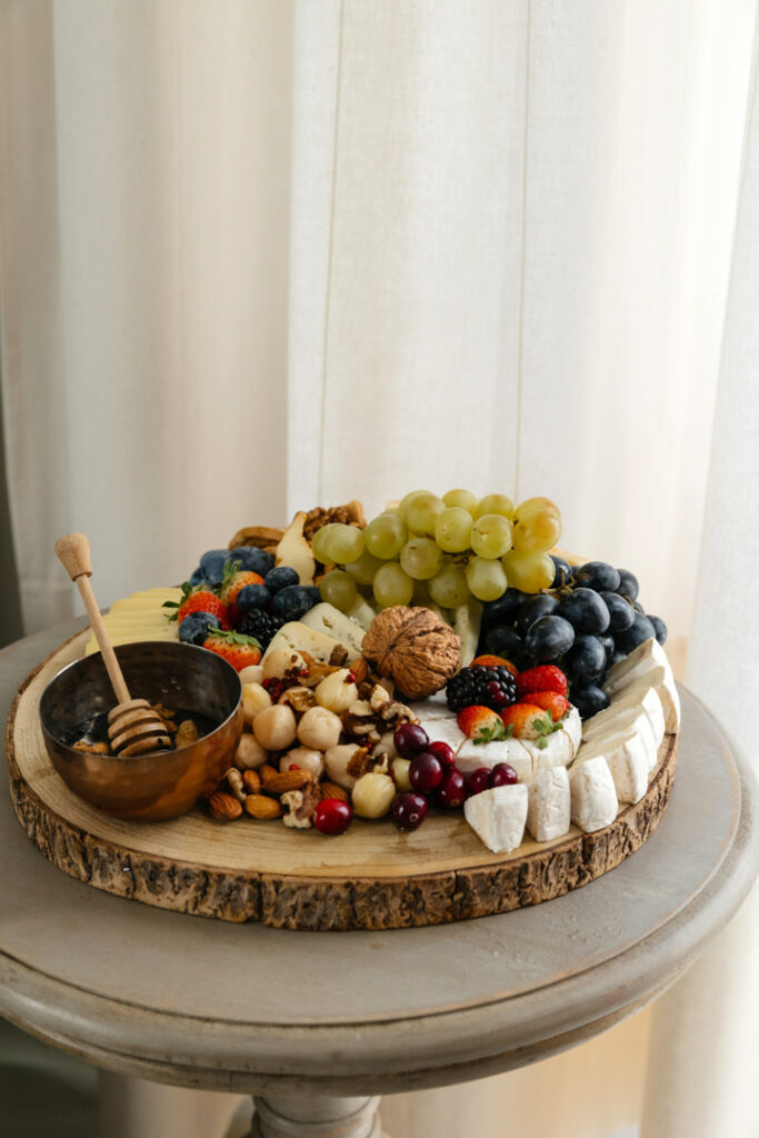 Finger food catering eventowy Kraków - przekąski na tacy