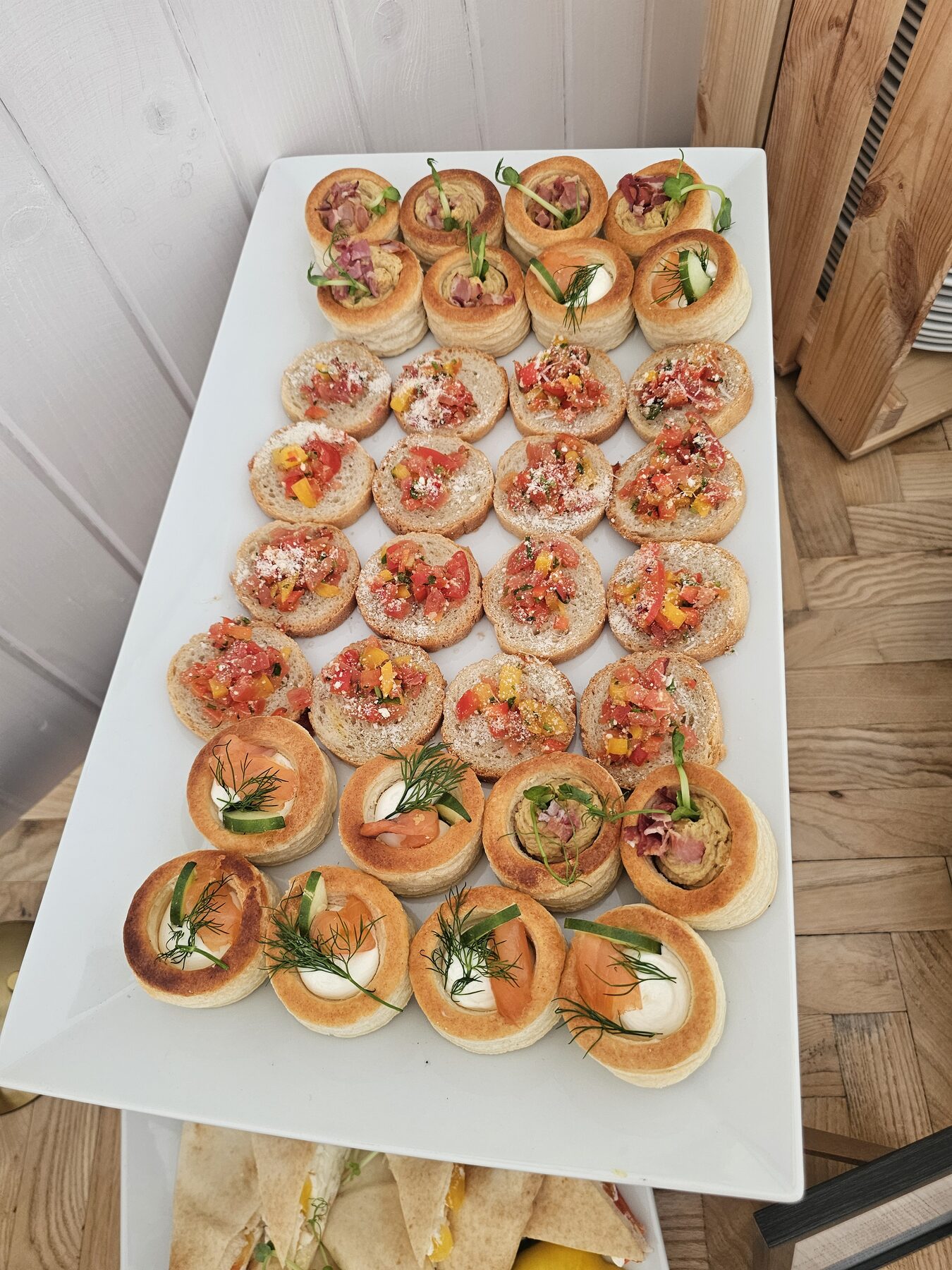 Tartaletki finger food na powitanie gości weselnych